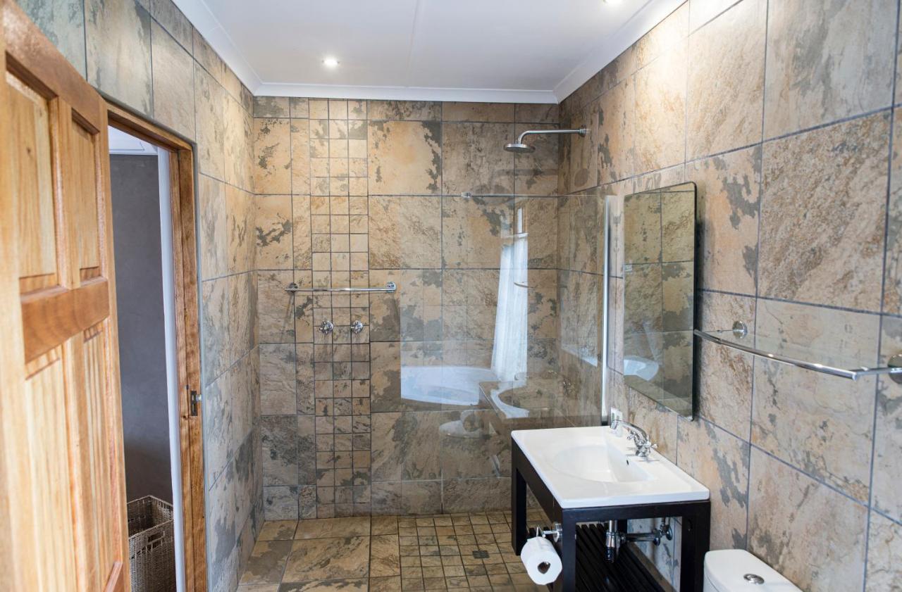 Ruth Avenue Guest House Эденвейл Экстерьер фото